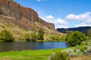 Kayaking Deschutes River near Boardman Oregon